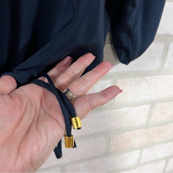 Karina Grimaldi Silk Colorblock Cream and Navy Blouse Size XS - Picture 8 of 10